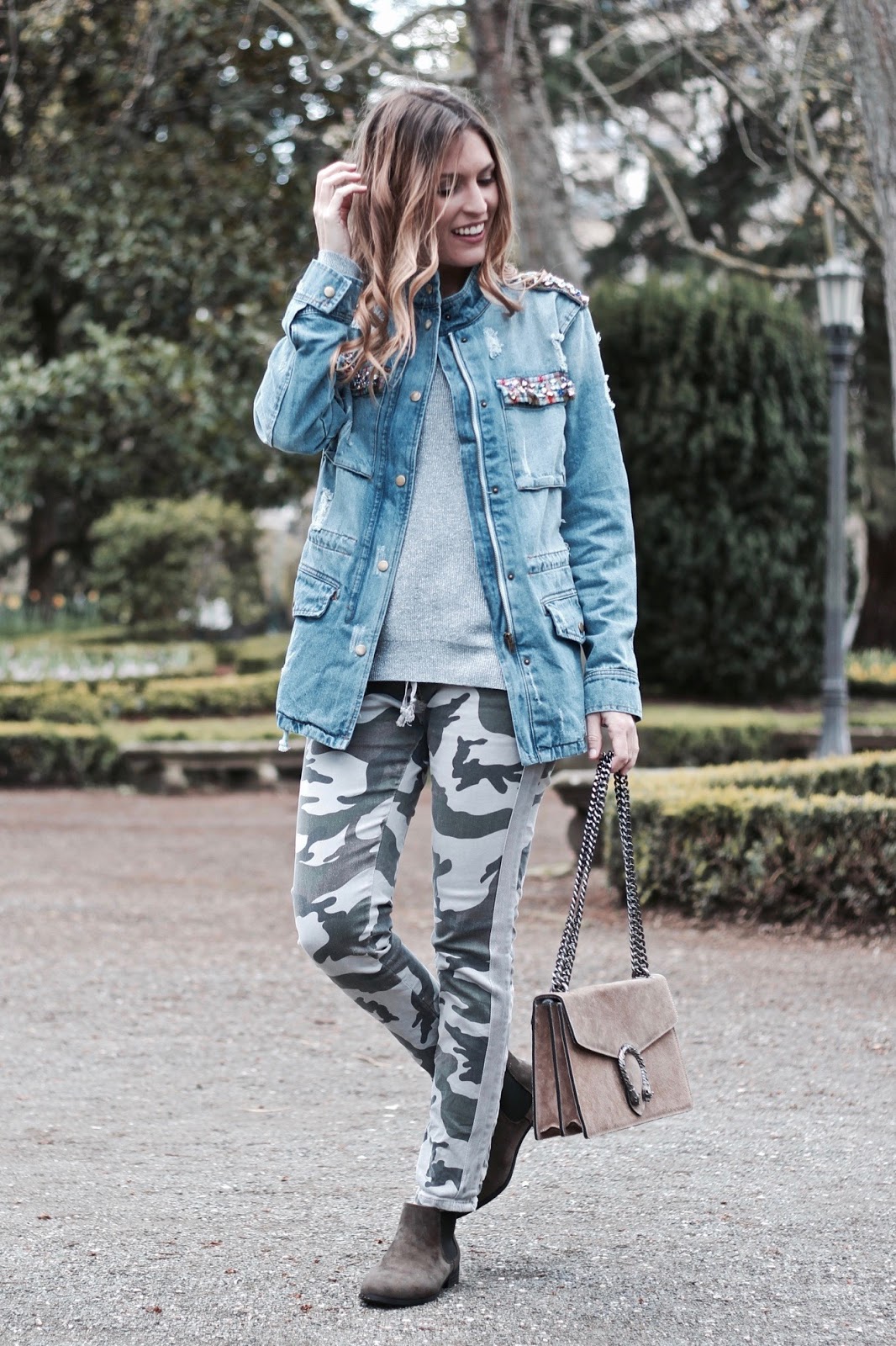 Pantalon camuflado discount blanco